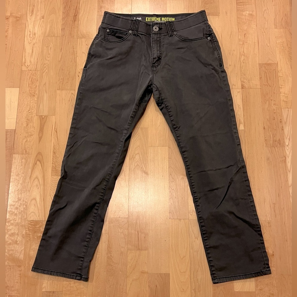 Lee’s Performance Series Extreme Motion Jeans - Men’s size 32 x 30